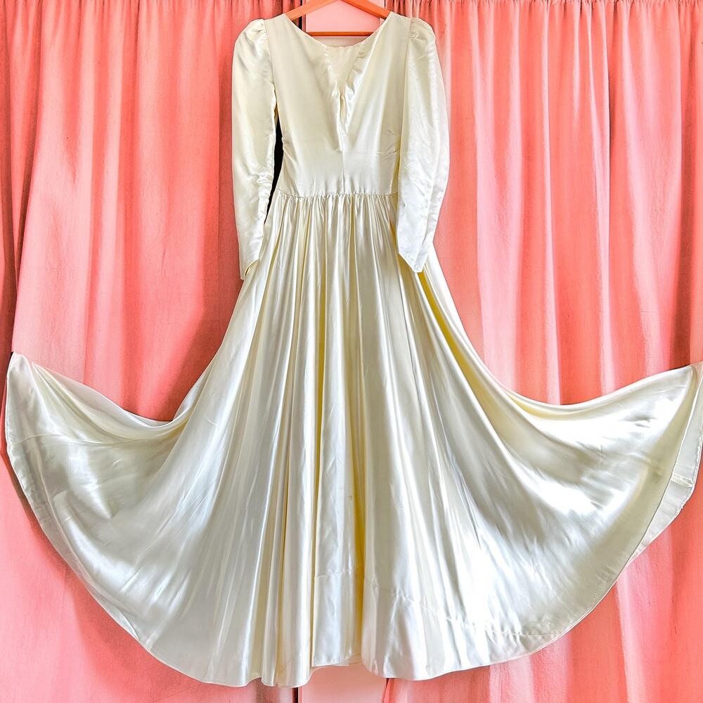 Vintage 40s Ivory Satin Sweeping Ruched Puff Sleeve Princess Bridal Wedding Gown